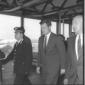 Il senatore Edward Kennedy ripreso all'arrivo in a ...