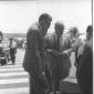 Lombardi e De Martino all'esterno dell'aeroporto d ...