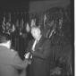 Luigi Broglio s'intrattiene con un uomo durante  l ...