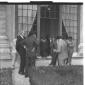 Saragat con un gruppo di deputati nel giardino di  ...