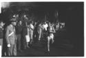 I maratoneti passano lungo la via Appia Antica, su ...