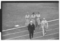 Personalt del comitato olimpico sulla pista delle ...