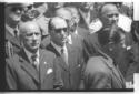 Tambroni e Merzagora ripresi tra quanti sulla pist ...