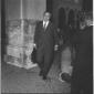 Achille Corona ripreso all'arrivo nel cortile di p ...