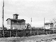 Scuola, chiesa, dispensa al villaggio di Sessano