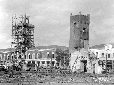 Lavoro di demolizione torretta, carico acqua al ca ...