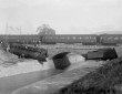 Locomotiva delle ferrovie dello Stato caduta nel c ...