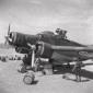 Avieri preparano un S-79 alla missione