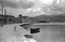 Il porto di Argostoli e un tratto di cos ...