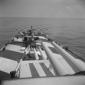 Il ponte di poppa di una nave da guerra: si vedono ...